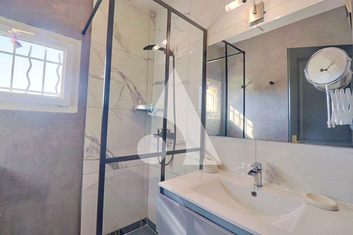 Maison à SAINT-JULIEN