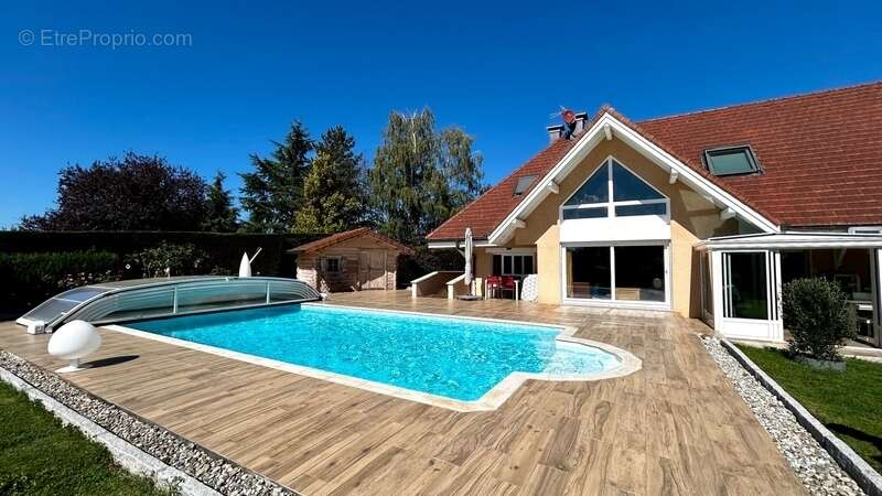 Maison à CONTAMINE-SUR-ARVE