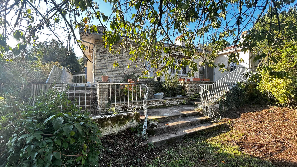 Maison à BESSINES