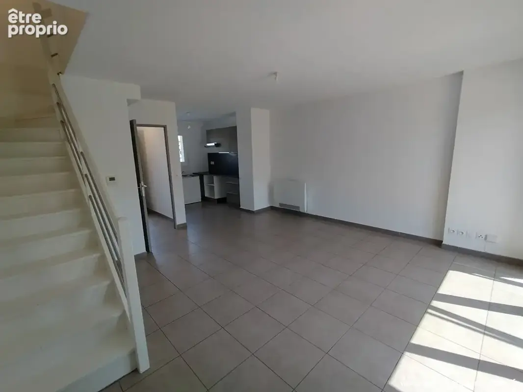 Maison T3 - 67 m² - Jardin et parking privatif - photo 6