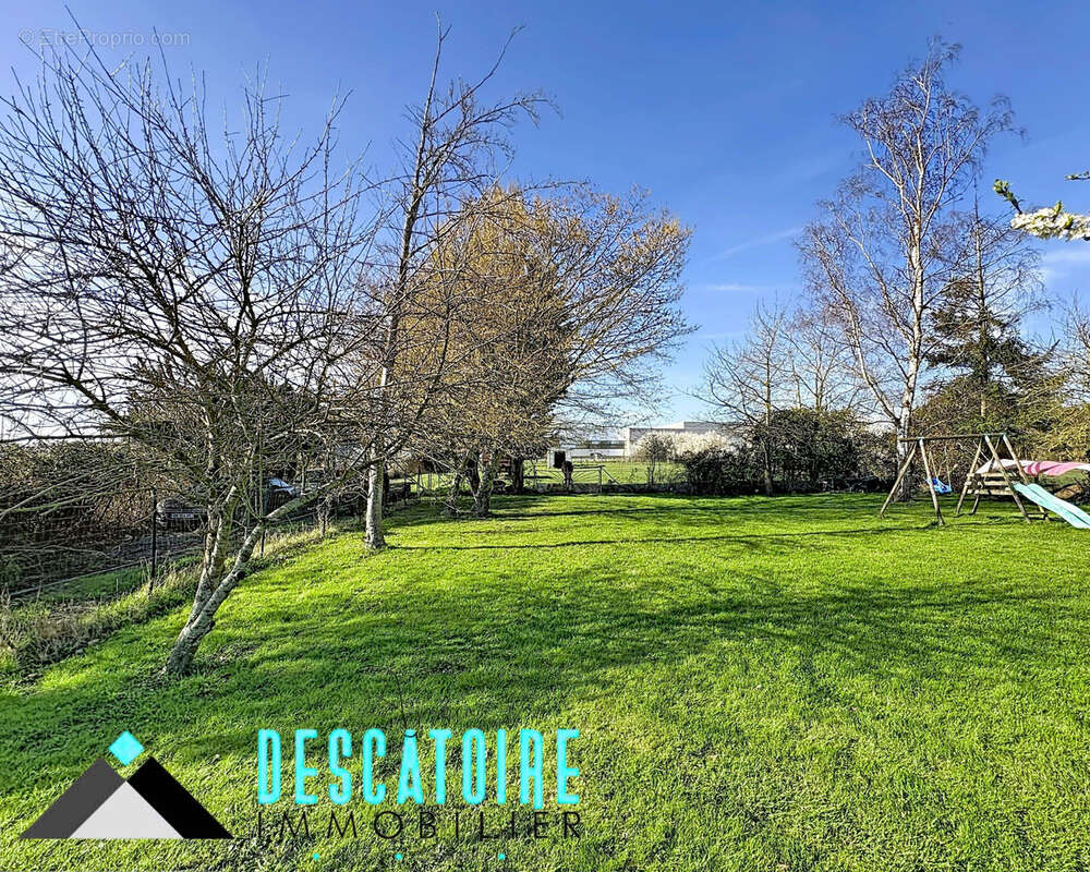 Terrain à LA GORGUE
