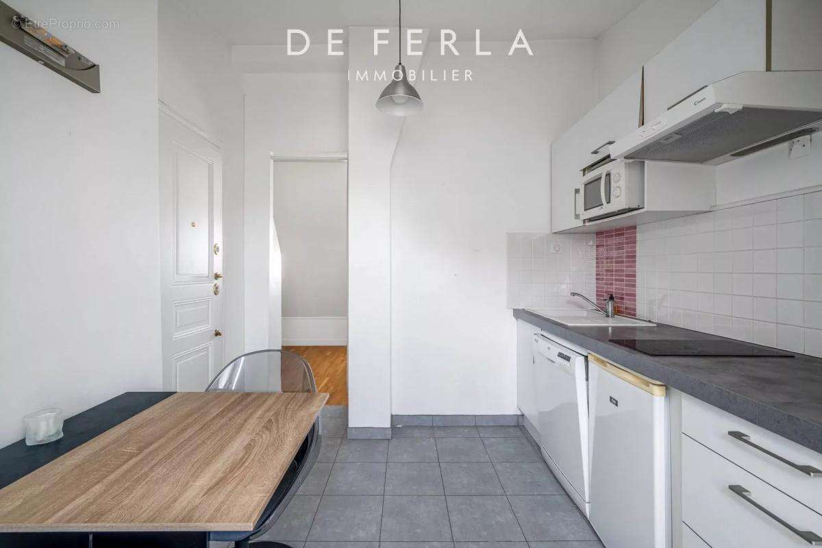Appartement à PARIS-7E