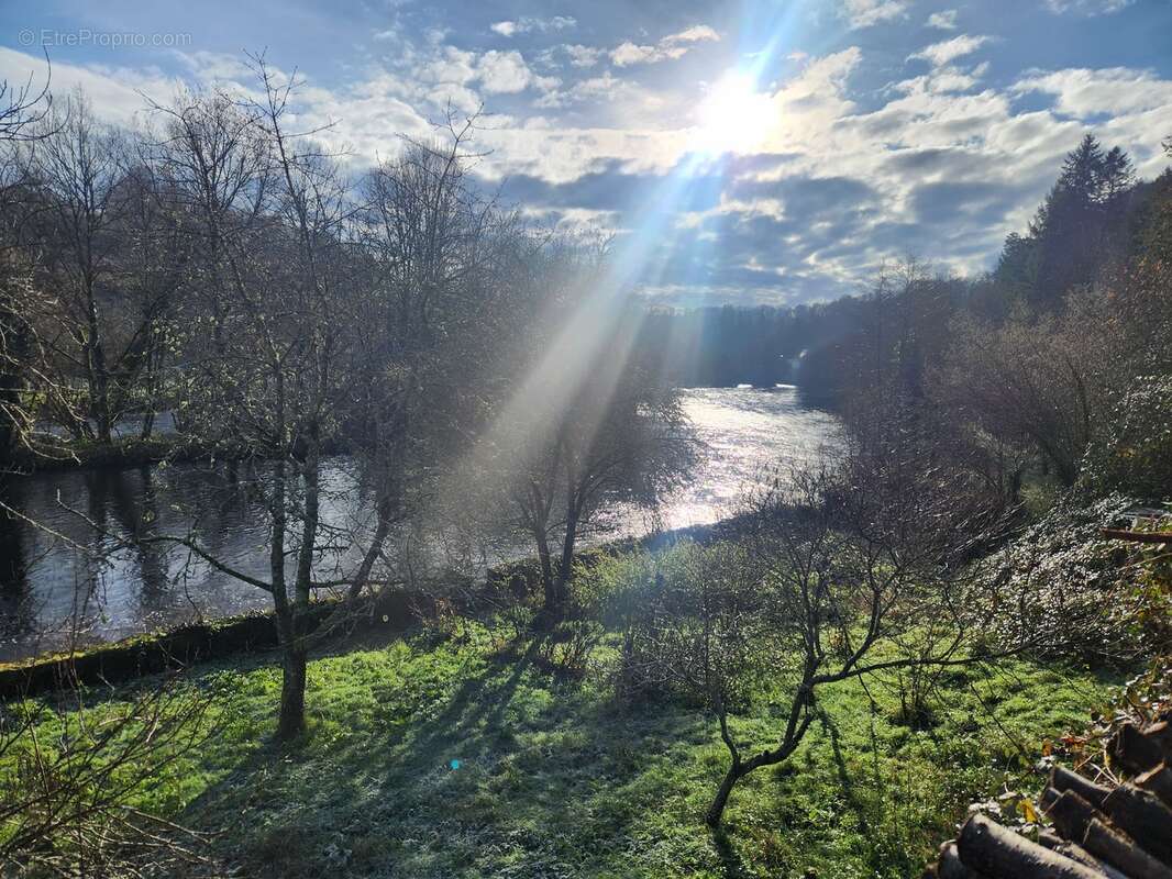 Maison à SAINT-LEONARD-DE-NOBLAT