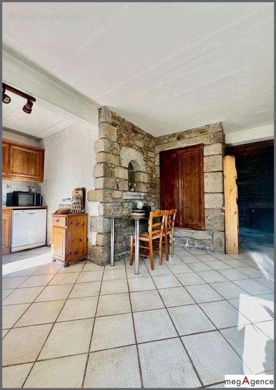 Maison à BAGUER-PICAN