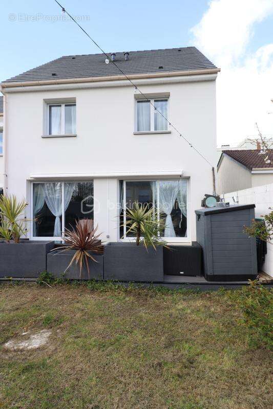 Maison aux beaux volumes 5 pièces 138 m² (4 ou 5 chambres) - photo 2