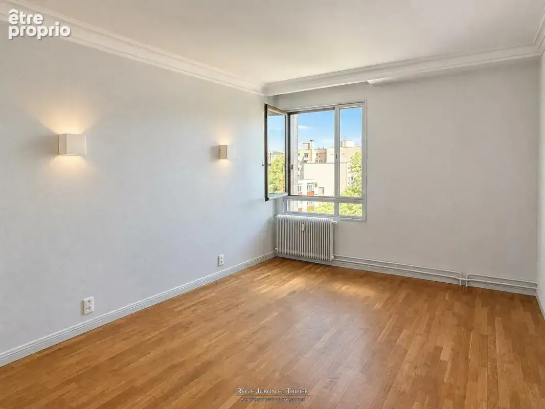 Dernier étage - appartement traversant avec balcon, parking, cave Proche Part-Dieu - photo 4