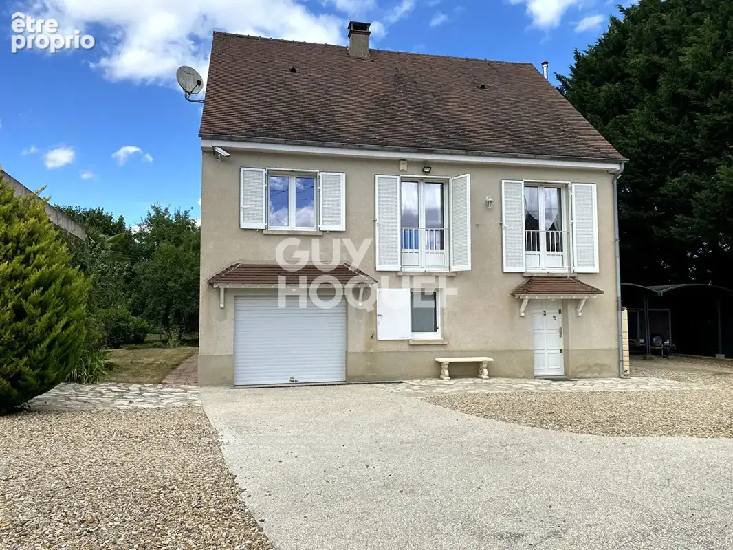 Photo Maison à Ville-Saint-Jacques au prix de 315 000€