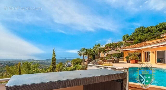 Maison à LA LONDE-LES-MAURES