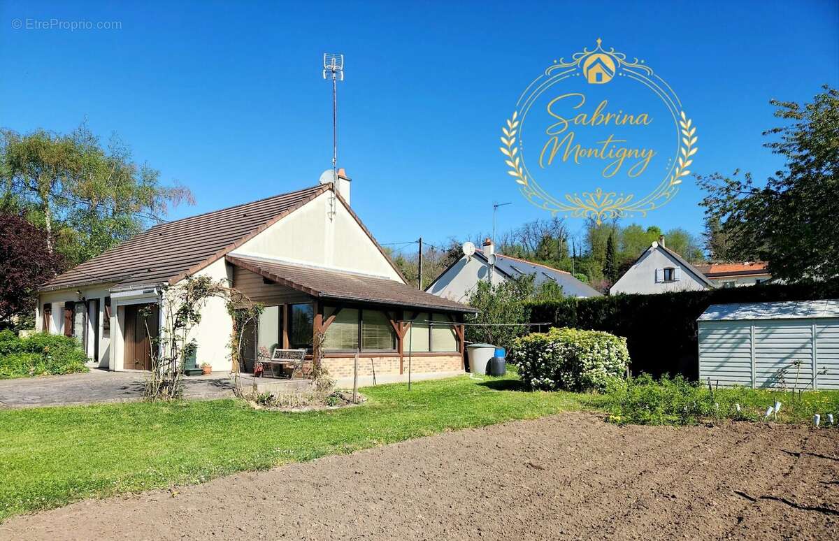 Maison à AZAY-LE-RIDEAU