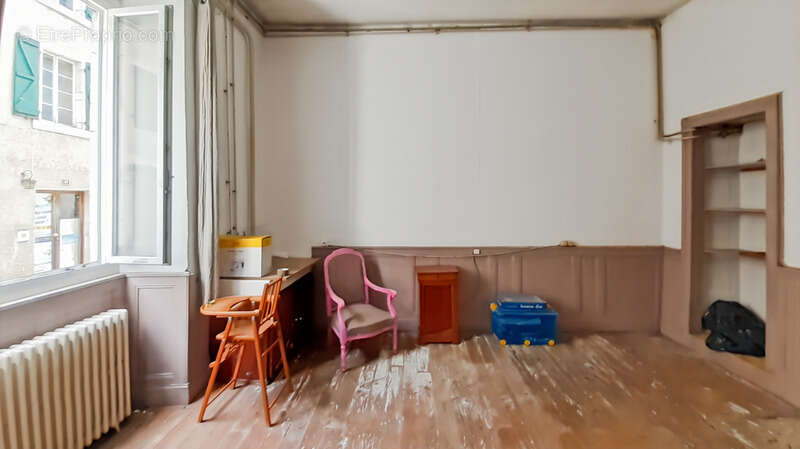 Appartement à EAUX-BONNES