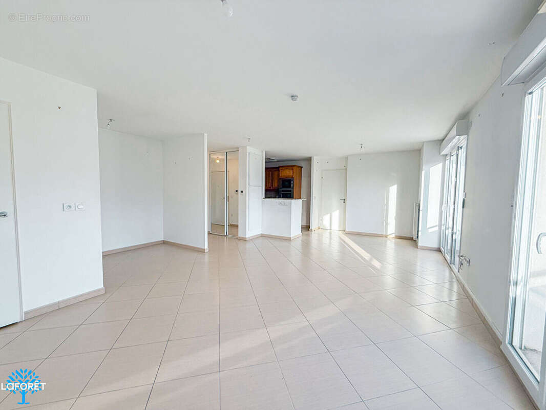 Appartement à SAINTE-GENEVIEVE-DES-BOIS