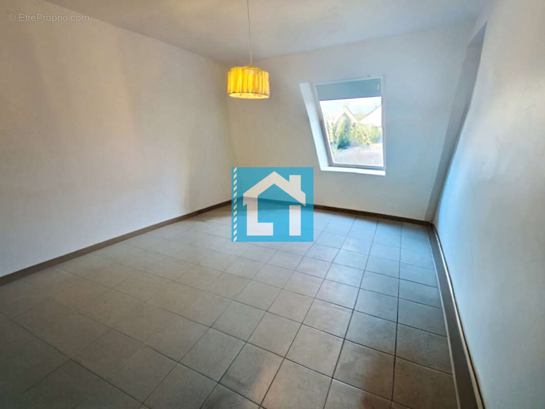 Maison à FOLLIGNY