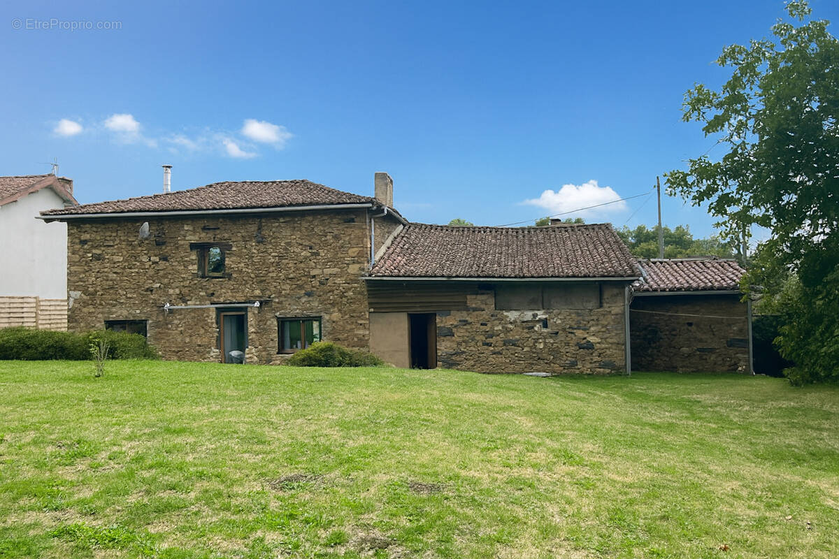 Maison à CHAMPAGNAC-LA-RIVIERE