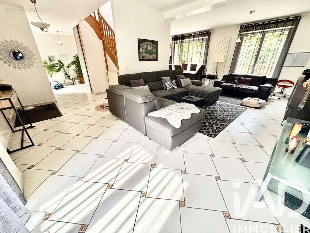 Photo 5 - Maison à CORMEILLES-EN-PARISIS