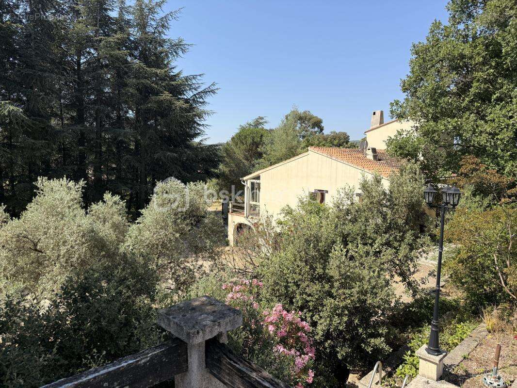 Propriété de caractère sur parc arboré avec piscine et pool-house – Fort potentiel - photo 2
