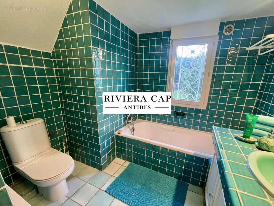 Appartement 70 m² à Antibes  - photo 8