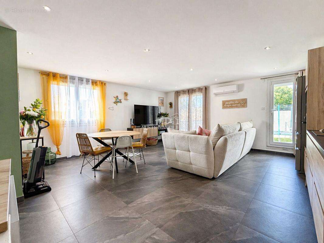 Appartement à VITROLLES