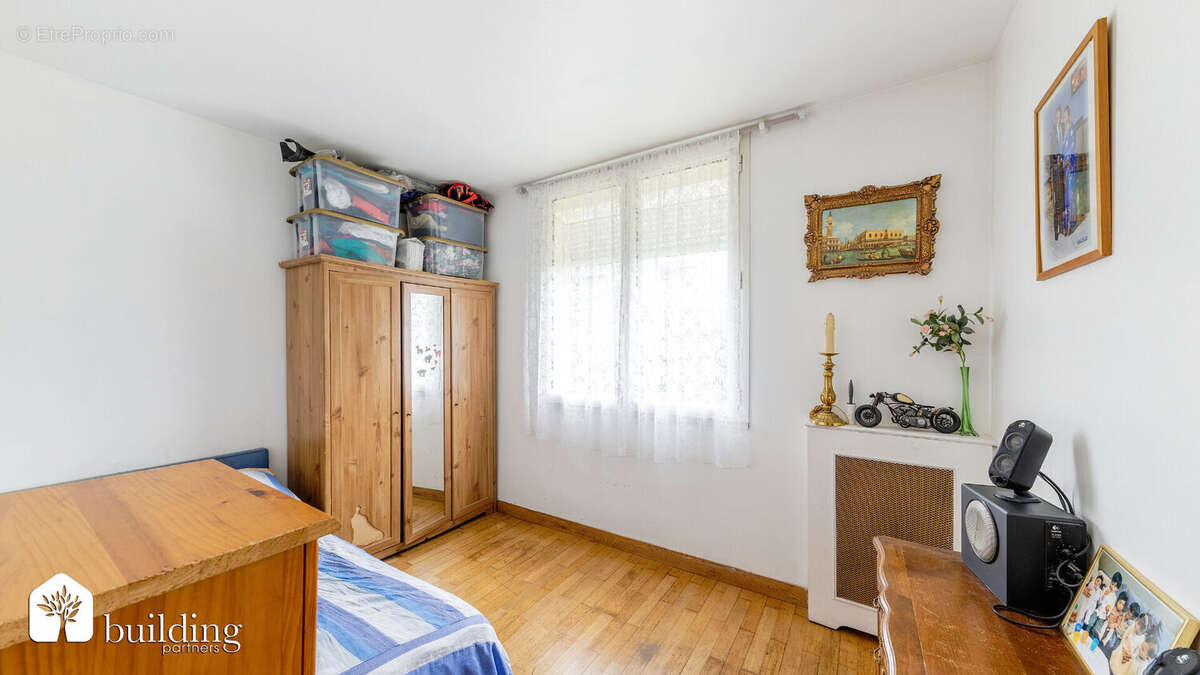 Appartement à COURBEVOIE