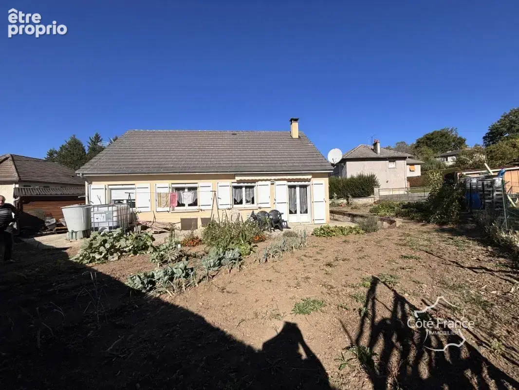 Très charmante maison construite en 2008 avec jardin, située - photo 2