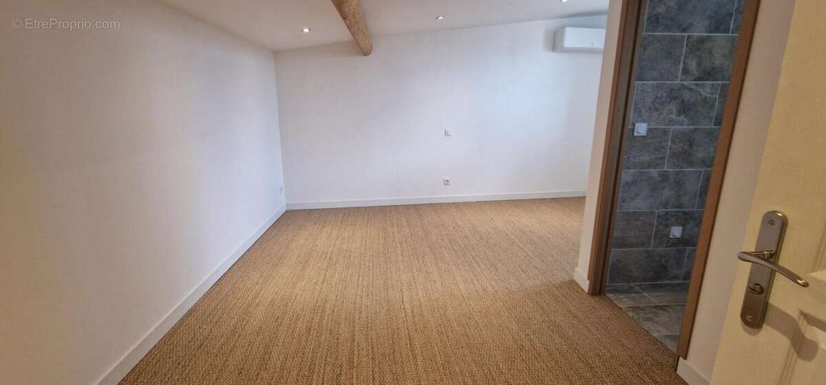 Appartement à L'ISLE-SUR-LA-SORGUE