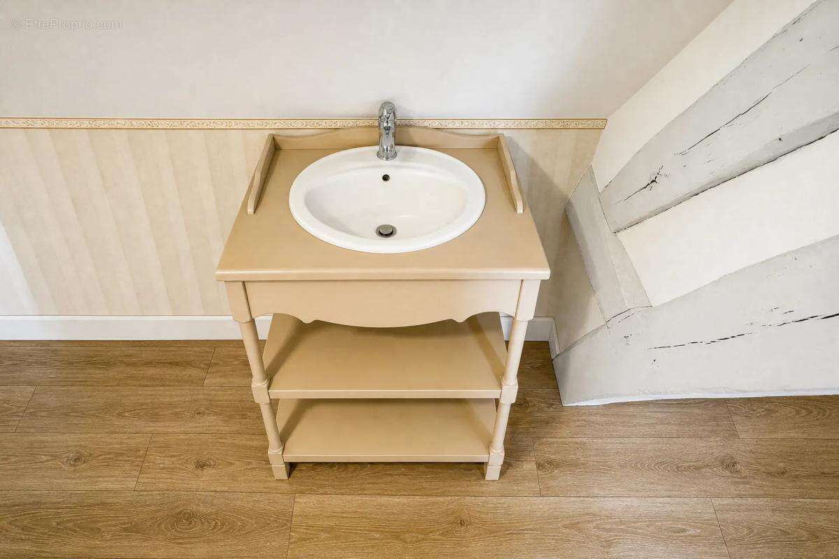 Maison rénovée 230 m² à Fyé - photo 19