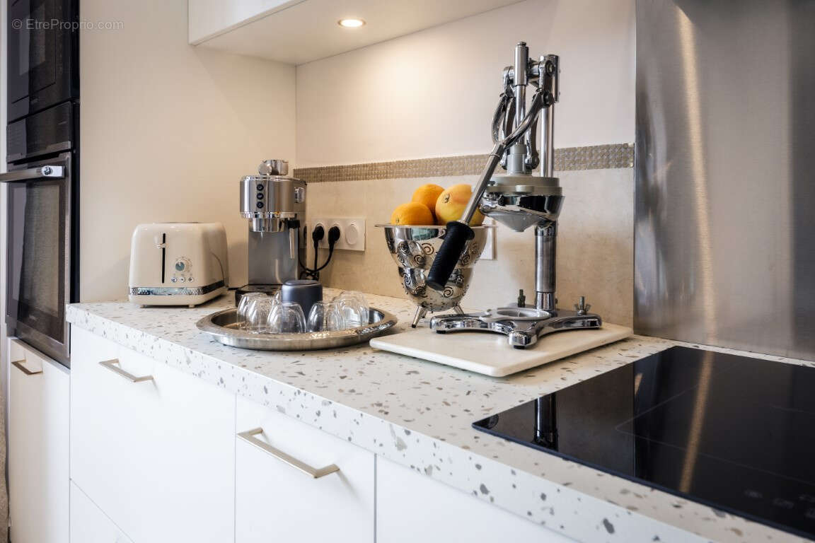 Maison à SEGUR-LE-CHATEAU