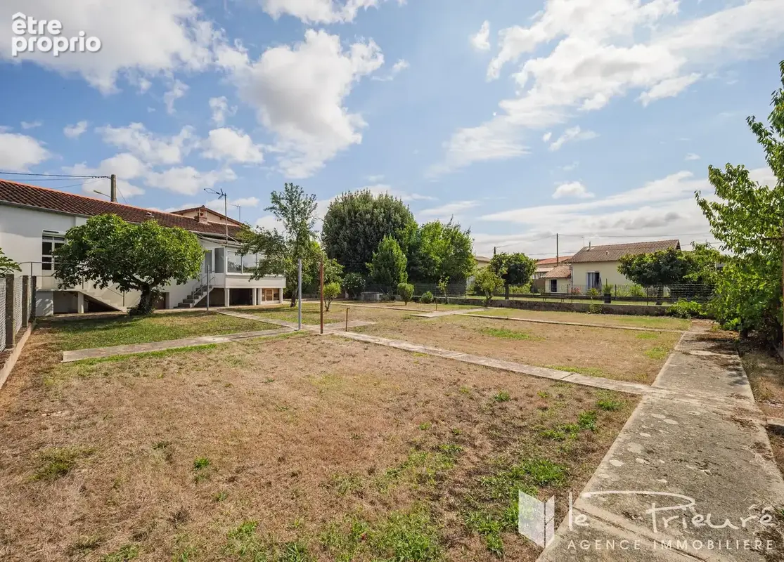 Carmaux ? Maison entièrement rénovée avec 2 chambres, jardin de plus de 620 m² et garage - photo 16
