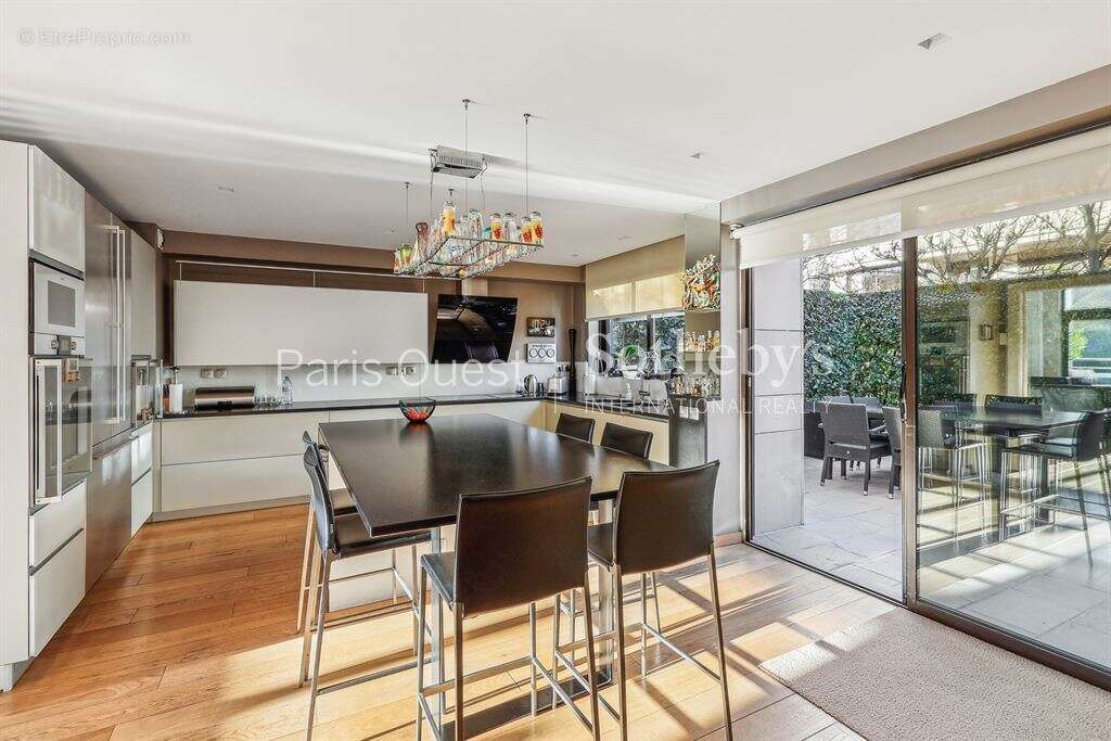 Maison à NEUILLY-SUR-SEINE