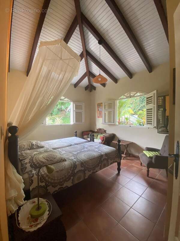 Maison à LES TROIS-ILETS