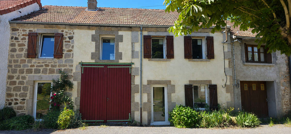 Maison à CHATEL-MONTAGNE