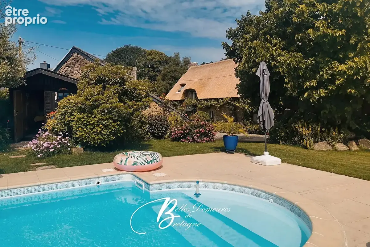 A vendre superbe chaumière en campagne avec dépendances et piscine - photo 2