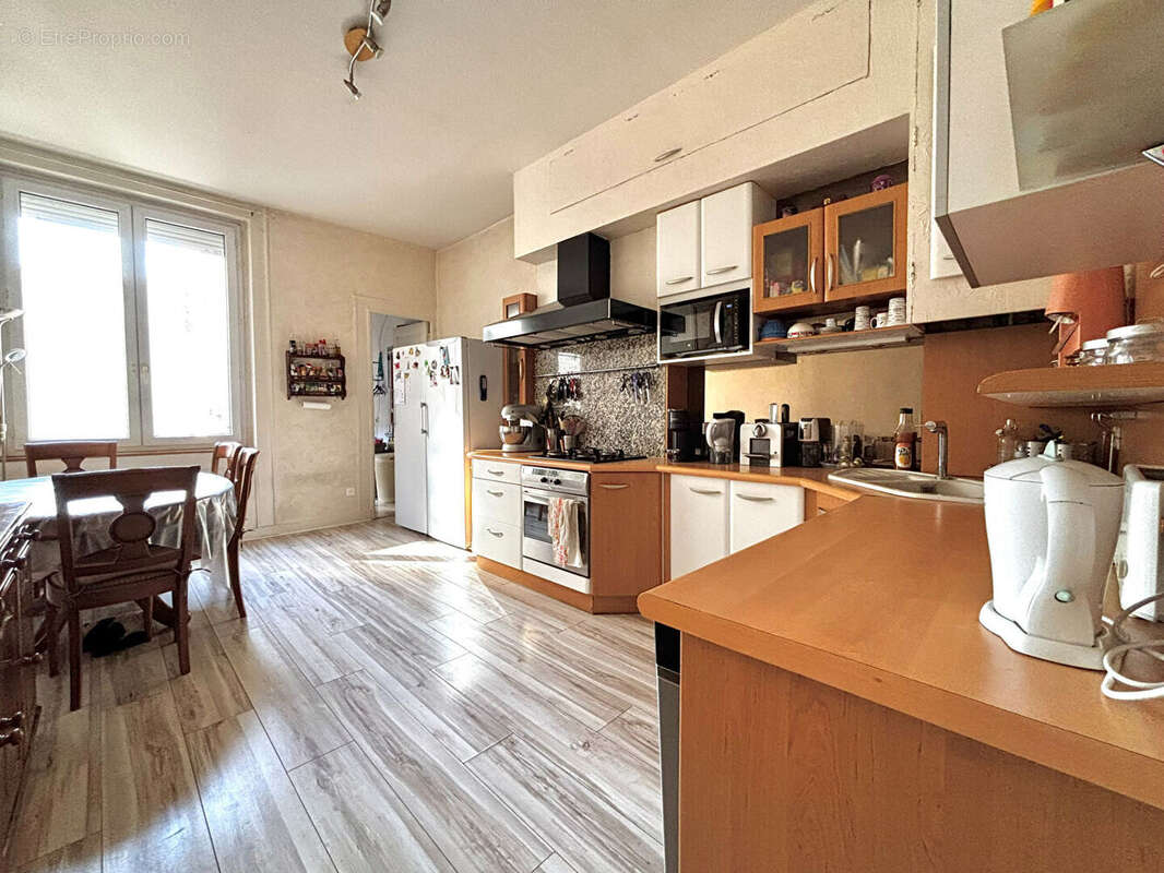 Appartement à SAINT-ETIENNE