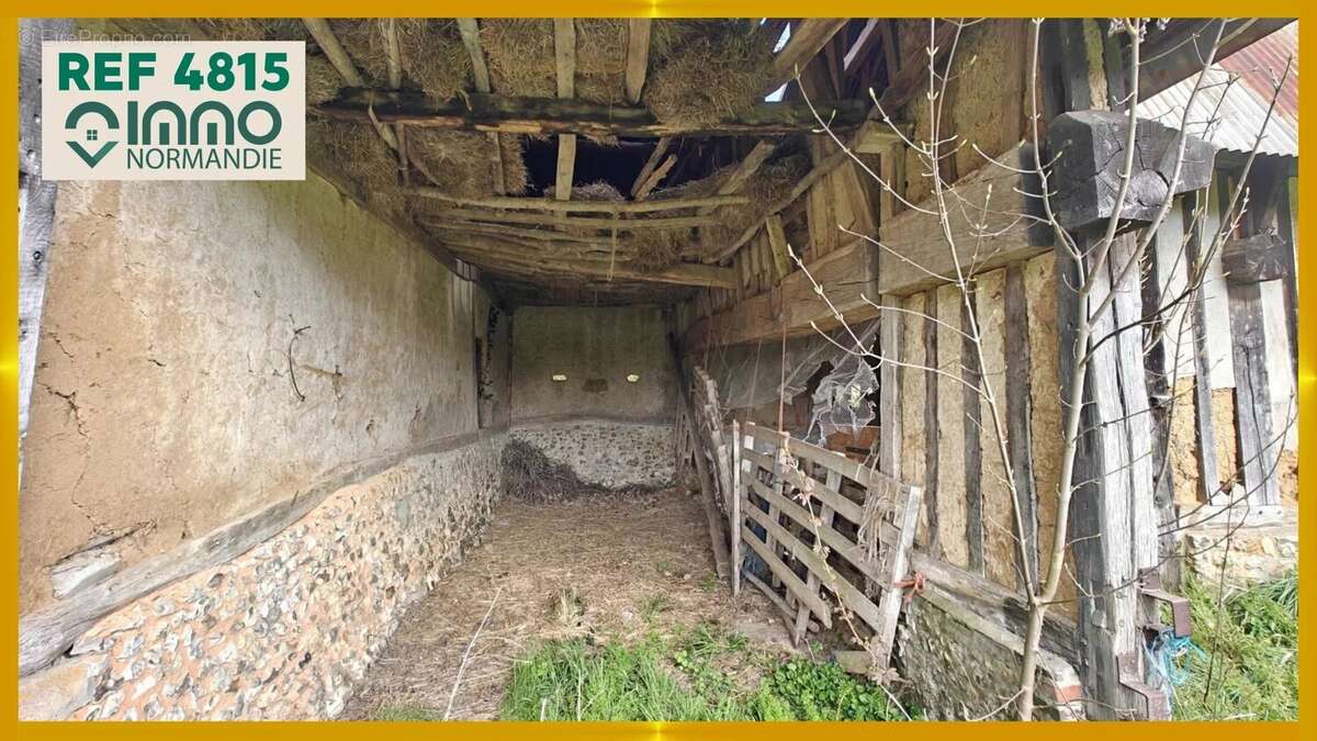 Maison à SAINT-CYR-DE-SALERNE