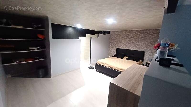 Maison à VARENNES-VAUZELLES