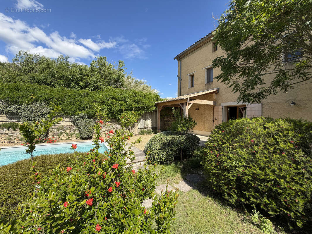 Maison à SAINT-QUENTIN-LA-POTERIE