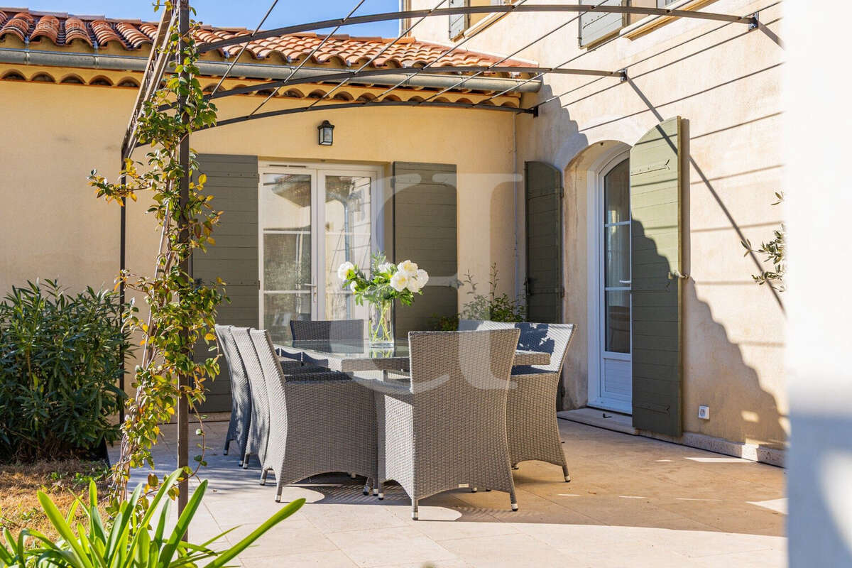 Maison à L&#039;ISLE-SUR-LA-SORGUE