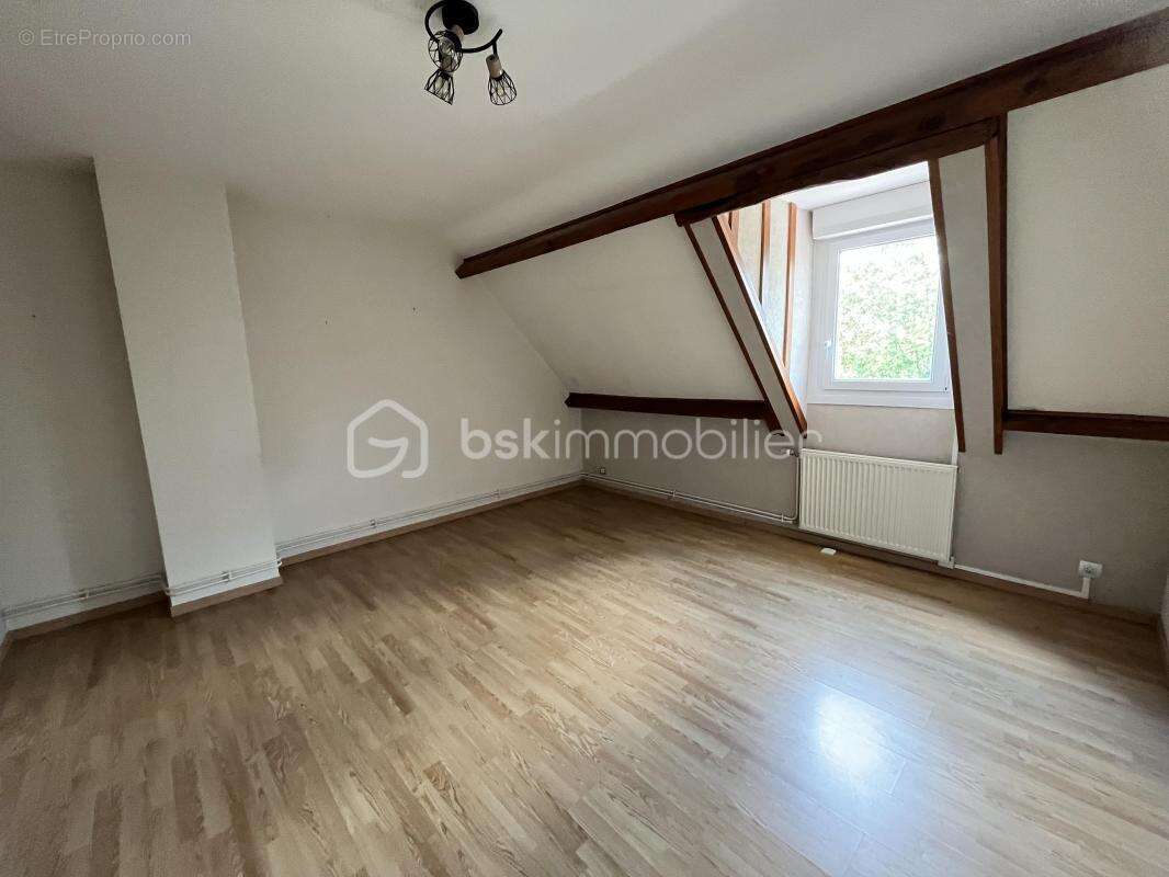 Propriété familiale de 156m² avec piscine, dépendances et vue dégagée sur la forêt des Bertranges - photo 23