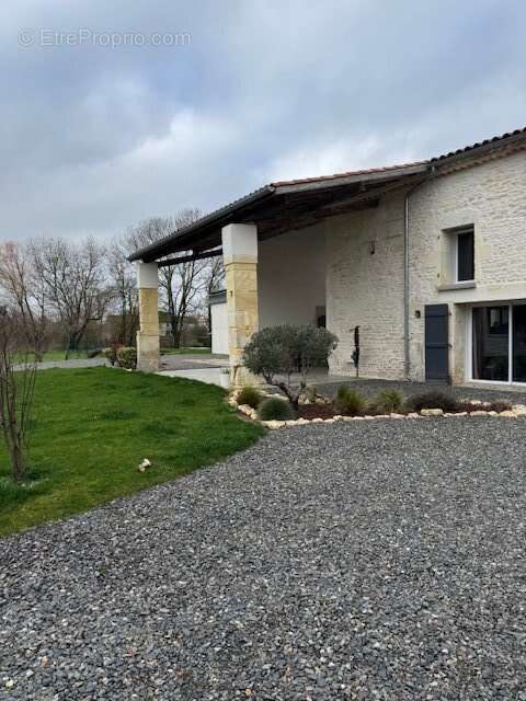 Maison à LES TOUCHES-DE-PERIGNY