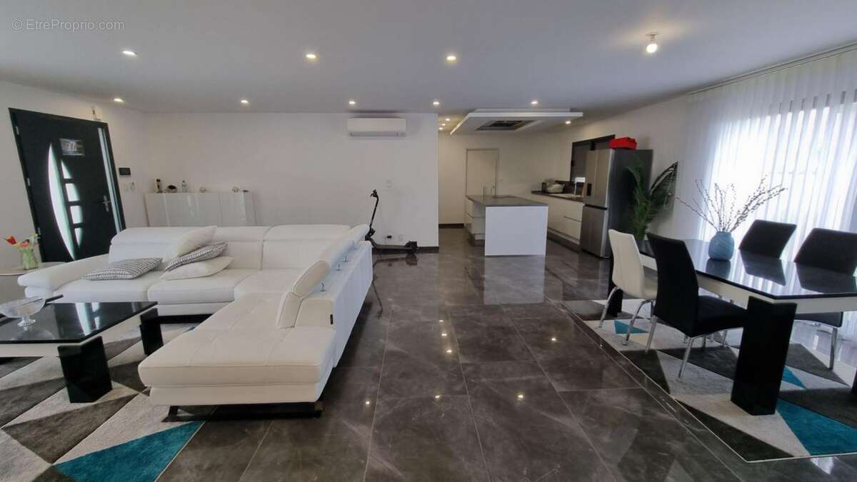 Maison 151 m² à Crissey  - photo 4