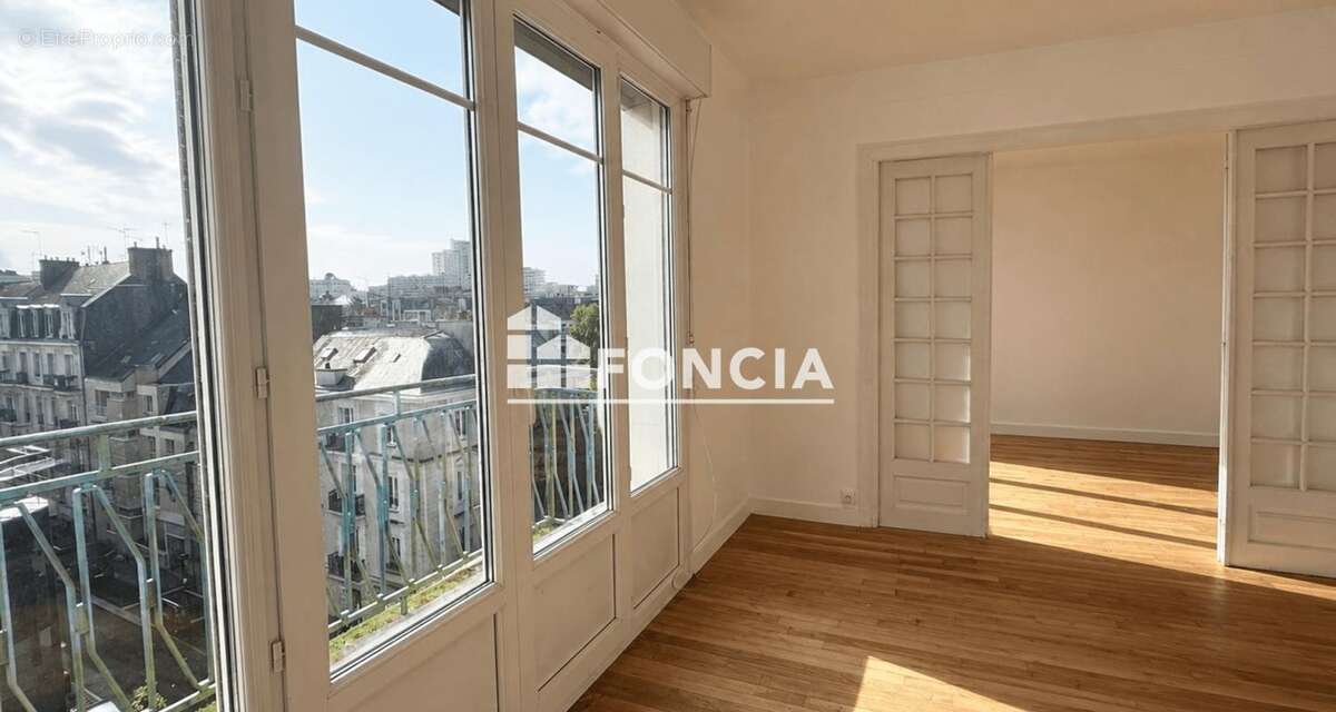 RENNES – Arsenal / Redon – Quai de la Prévalaye - T3 en dernier étage avec balcon - photo 4