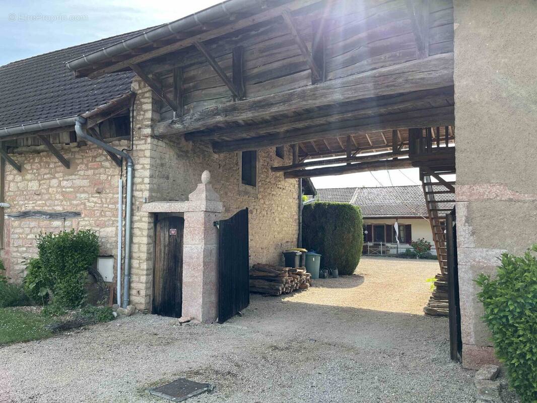 Maison à LA GENETE