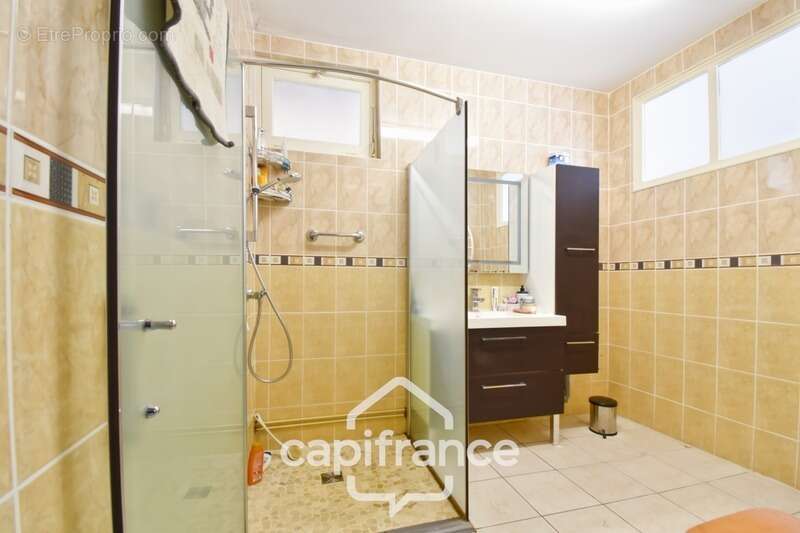 Propriété à vendre 14 pièces PAILLE (17) sur 4800m² de terrain avec nombreuses dépendances - photo 21
