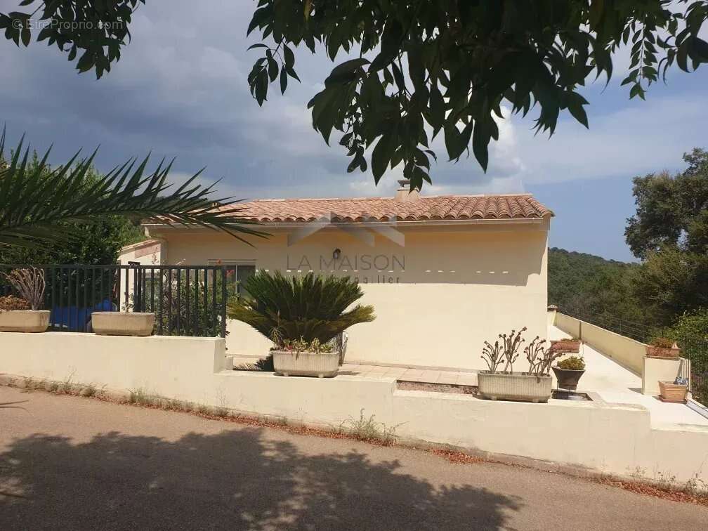 Villa T4 de 111 m² à Murateddu - photo 2