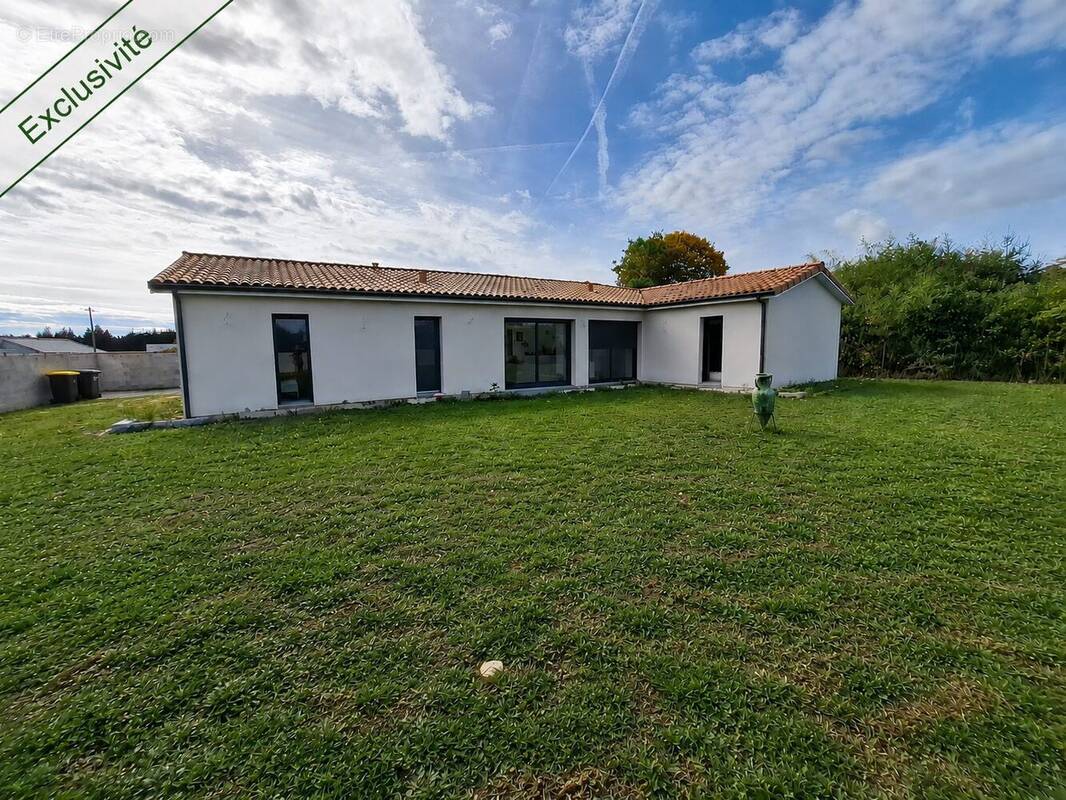 Maison à CARBONNE