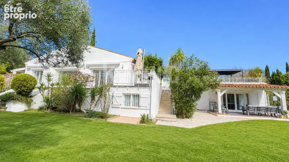 Maison 8 pièces 215 m² à vendre à Roquefort-Les-Pins (06330) - photo 3