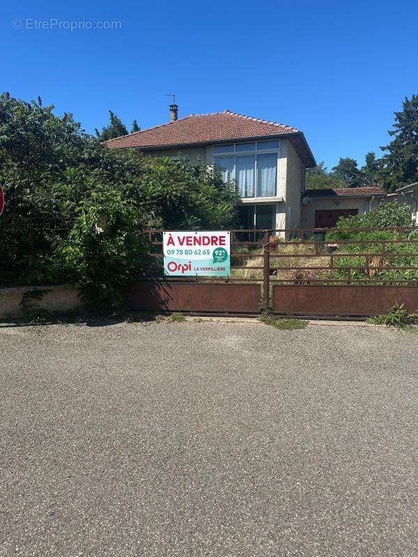 Grenay – Maison à fort potentiel de 140 m² avec terrain constructible - photo 23