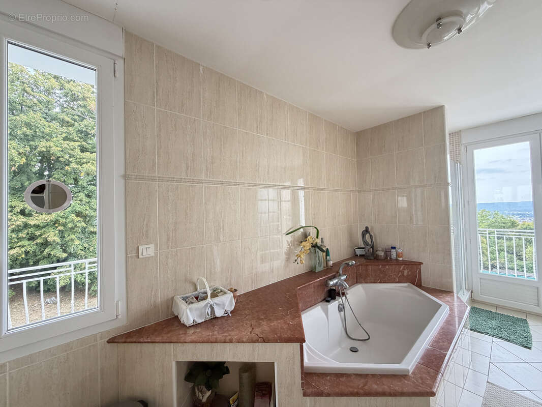 Agen - belle villa avec piscine et terrain - photo 12