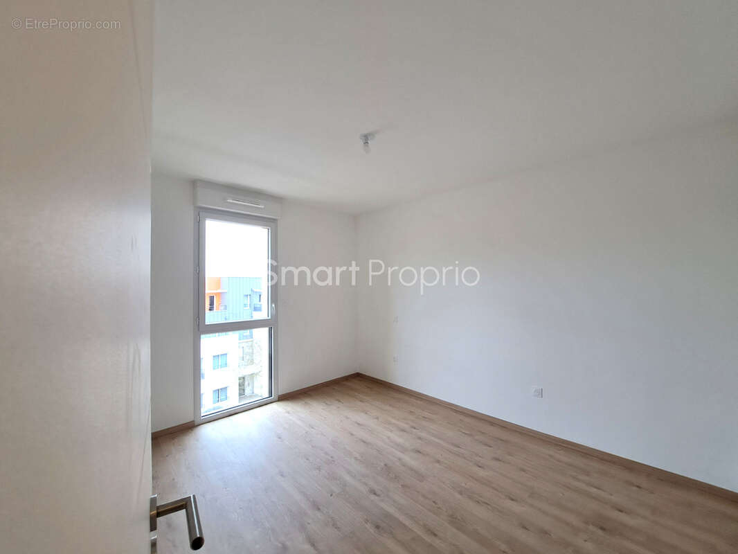 Appartement à LES PONTS-DE-CE