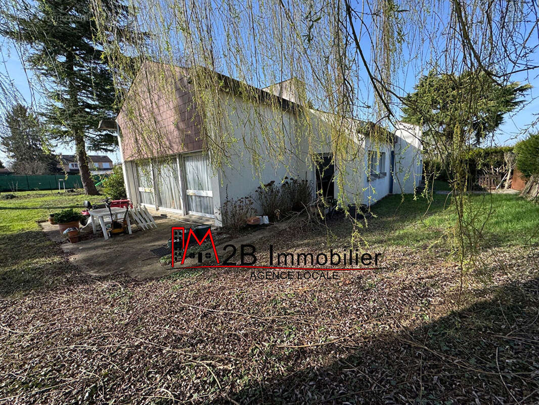 Maison à SAINT-THIBAULT-DES-VIGNES