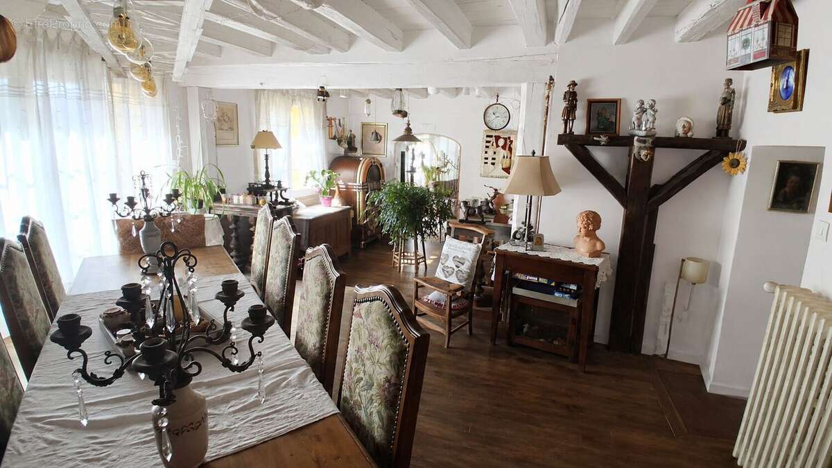 Grande maison de famille sur un joli terrain de 1500 m2 ! - photo 10
